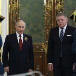 Фицо после встречи с Путиным заявил, что Зеленский должен позвонить диктатору, если хочет встречи