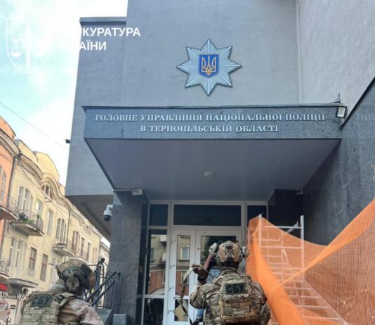 Суд взяв під варту п’ятьох підозрюваних у справі про прикриття «порноофісів»