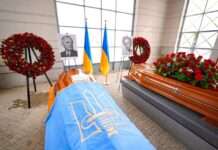 До Києва доставили останки лідера ОУН Андрія Мельника та його дружини – фото