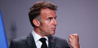 Макрон у першому з 2022 дзвінку з Лукашенко закликав не дозволити втягнути Білорусь у війну – AFP