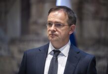 Мединский получил приговор за антиукраинский учебник