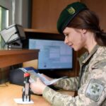 Выезд за границу по-новому: для кого упростили правила и что изменилось