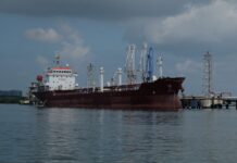 Экспорт нефти РФ просел почти на 17% после ударов по портам, — Власюк