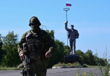 Оккупанты в «ДНР» выпустили праздничное печенье в честь «освобождения» Мариуполя