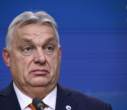 Орбану хотят навсегда заблокировать возвращение к власти в Венгрии