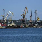 Оккупанты вывезли из порта Мариуполя почти 60 тысяч тонн пшеницы