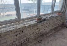 В оккупированном Мариуполе продолжают восстанавливать никому не нужное трамвайное депо, — ФОТО