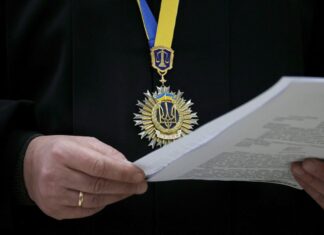 Еще один фигурант дела «Мидас» решил судиться с Зеленским