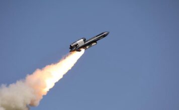 Зеленский показал видео запуска ракет «Фламинго» по заводу в Чебоксарах