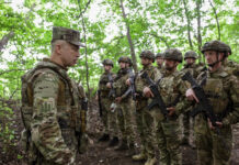 «Ганебно, що таке існує у воюючій країні». Головком відреагував про скандал з полком «Скеля»
