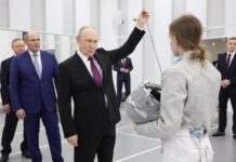 Фехтувальникам із РФ та Білорусі дозволили виступати під своїми прапорами – рішення федерації