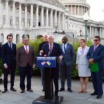 Палата представників США схвалила допомогу Україні. 18 республіканців пішли проти волі Трампа