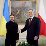 Зеленський надіслав орден Білого Орла Новою поштою в Польщу і подякував полякам за підтримку у війні