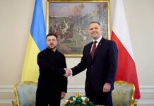 Зеленський надіслав орден Білого Орла Новою поштою в Польщу і подякував полякам за підтримку у війні