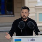 Зеленский готов говорить с Путиным вместо ожидания в очереди войн США