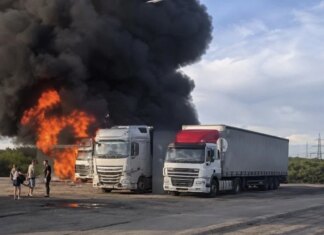 В оккупированном Мариуполе обеспокоились из-за атак БПЛА на грузовики: говорят о рисках для строительства