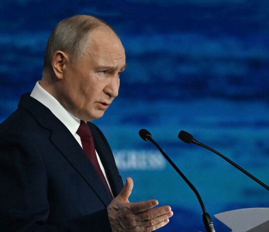 Обиделся на письмо и не хочет мира: что Путин наговорил об Украине в Петербурге