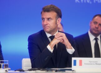 Трамп был готов отдать Украину Путину на Аляске, — Макрон