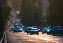 Кабмин готовит жесткие штрафы водителям и правила самокатам, есть первые предложения