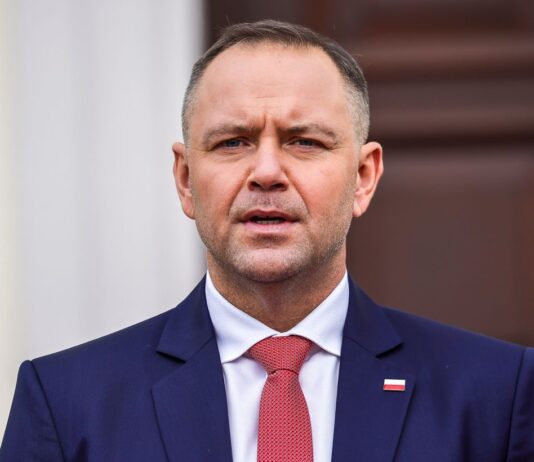 В Польше могут на два года посадить украинца из-за угроз Навроцкого в интернете