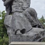 Уцелел под оккупацией: как сегодня выглядит памятник Шевченко в Мариуполе, — ФОТОФАКТ