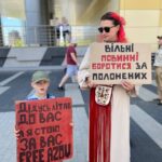 «Еще не все дома»: мариупольцы по всей Украине напоминают о военнопленных и без вести пропавших, — ФОТО