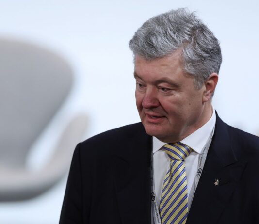 Порошенко присоединился к отказу от польского ордена и объяснил свое решение