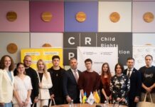 Повернутися і закріпитися вдома: в Україні стартував проєкт для молоді після депортації