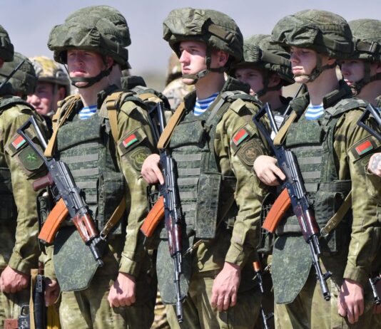 Белорусская оппозиция предупредила Украину: есть 8 признаков втягивания Лукашенко в войну