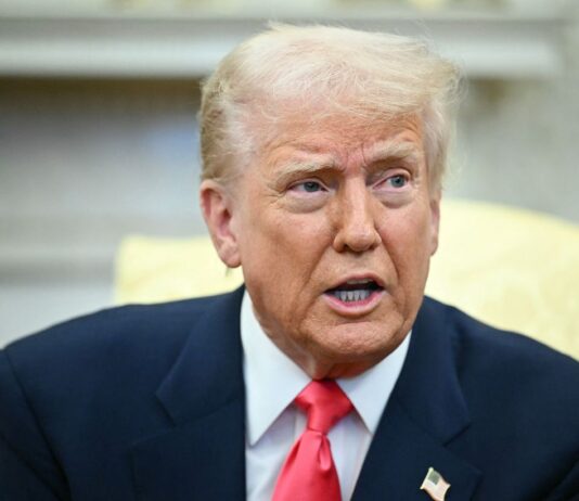 Трамп о слухах вокруг смерти сенатора Грэма: ФБР тратит время