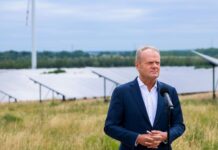 Прем’єр Польщі закликав співвітчизників стримати «надмірні емоції»