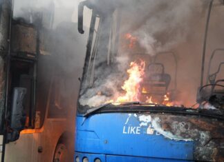 Росія вдарила по автопарку та санаторію на Одещині. Серед поранених – пʼятирічна дитина: фото