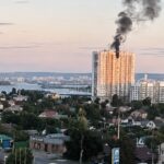 Аеродром Енгельс в РФ атакували дрони: один влетів у багатоповерхівку – відео