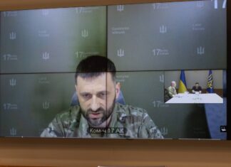 Зеленський провів нараду з командирами. Джерела LIGA.net розповіли, чи обговорювали Сирського