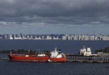 Морський дрон «Мамай» атакував танкер тіньового флоту Росії у Чорному морі – відео