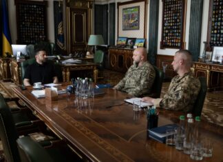 Зеленський заслухав доповіді трьох генералів: Драпатого, Горбатюка та Апостола