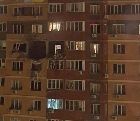У Росії знову заявили про атаку дронів. Влада Ростова повідомляє про загиблих – відео