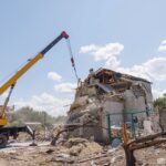 Росія вдарила авіабомбами по Донеччині: з-під завалів дістали тіла трьох загиблих