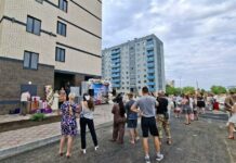 В Мариуполе оккупанты обещают до конца сентября почти закрыть очередь на компенсационное жилье