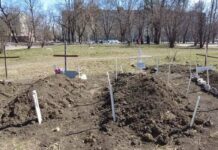 В оккупированном Мариуполе количество зарабатывающих на смерти выросло втрое