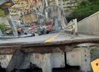 В сети показали видео разрушенного моста на трассе Мариуполь — Донецк
