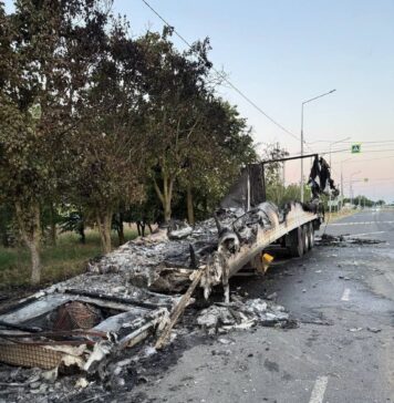 В Мариуполе после ночной атаки дронов сгорел грузовик, в городе загорелись пожары и исчез свет, — ФОТО, ВИДЕО