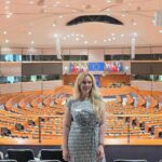 Мариупольская художница встретилась с президентом Европарламента и передала ей свою картину, — ФОТО