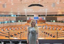 Мариупольская художница встретилась с президентом Европарламента и передала ей свою картину, — ФОТО