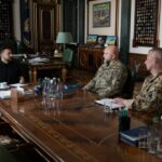 Зеленский поговорил с Драпатым и еще двумя командирами