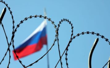 Новые санкции ЕС уже парализуют переводы денег из России за границу, — СМИ