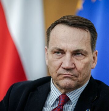 Эта зима может стать последней надеждой Путина сломать Украину, — Сикорский