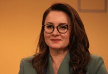Зеленский наградил Свириденко орденом после ее отставки