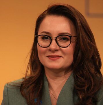 Зеленский наградил Свириденко орденом после ее отставки