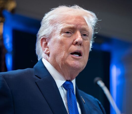 Ущерб от атак Ирана по суднам будет возмещаться из иранских активов, — Трамп